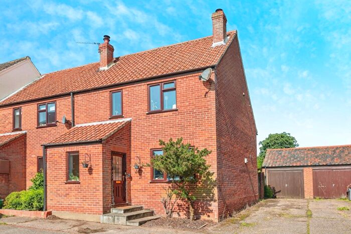 2 Bedroom End Of Terrace House For Sale In Elizabeth Close, Reepham, Norwich, NR10