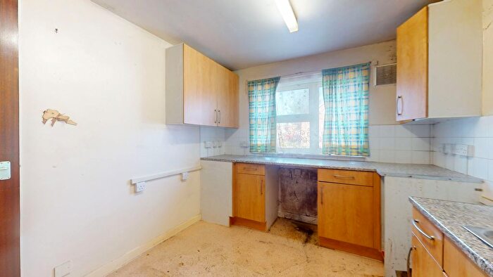 1 Bedroom Flat For Sale In Fairweather Close, Clyde Road, London, N15