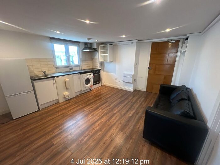 1 Bedroom Flat To Rent In High Street, New Malden, KT3