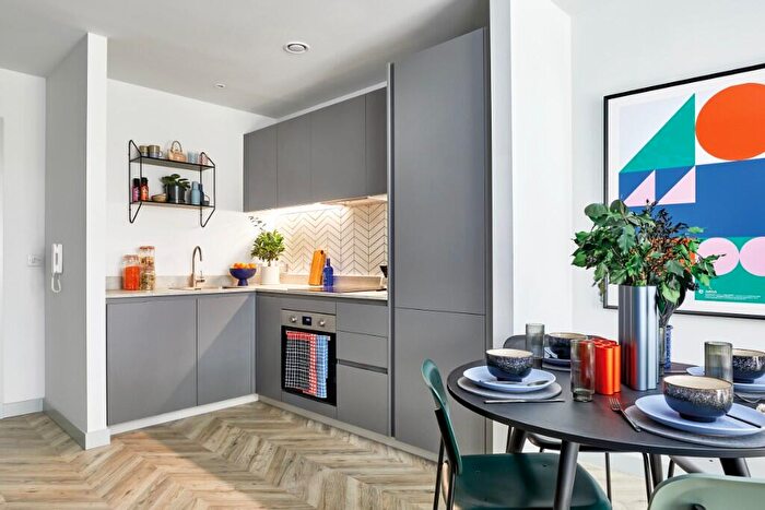 1 Bedroom Apartment To Rent In Dovetail, BS2