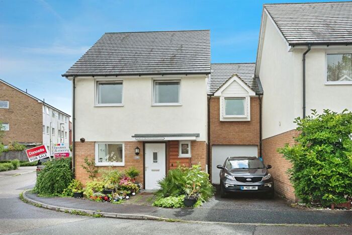 3 Bedroom Link Detached House For Sale In Grove Corner, Redhouse Park, Milton Keynes, MK14