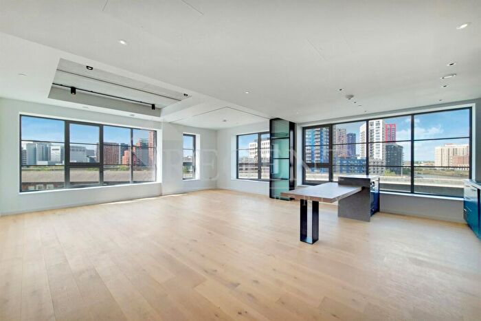 2 Bedroom Apartment To Rent In Douglass Tower, Goodluck Hope Walk, E14