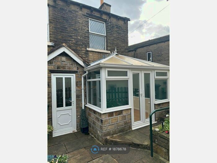 2 Bedroom End Of Terrace House To Rent In Burn Road, Huddersfield, HD3