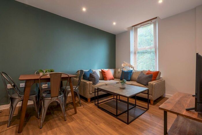 5 Bedroom Flat To Rent In Back Jesmond Road, Sandyford, Newcastle Upon Tyne NE2