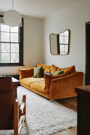 3 Bedroom Maisonette For Sale In Buckingham Road Ii, London, N1