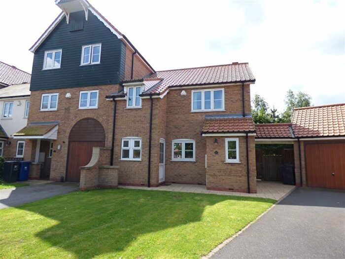 3 Bedroom Town House To Rent In Park Lane, Burton Waters, Lincoln, LN1