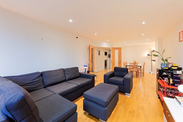 2 Bedroom Flat To Rent In Caraway Apartments, Cayenne Court, SE1