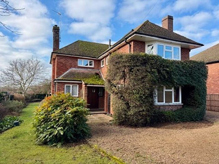 3 Bedroom Detached House For Sale In Warkton Lane, Barton Seagrave, Kettering, NN15