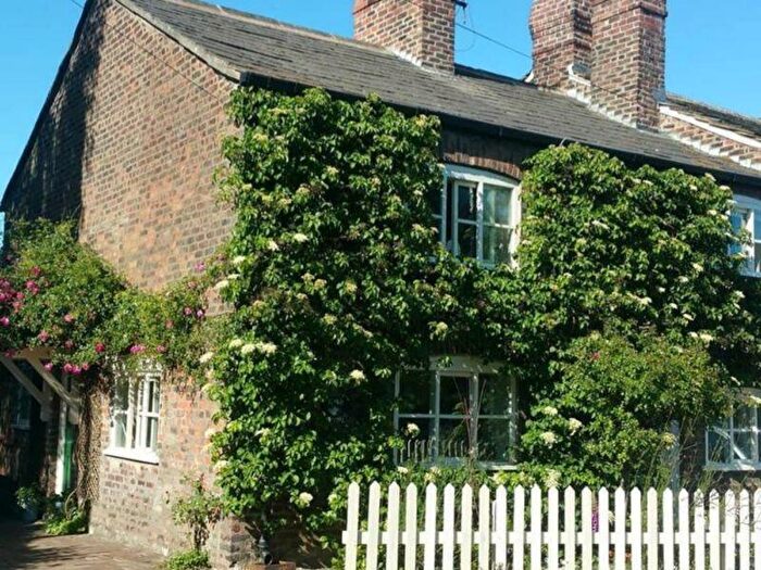 3 Bedroom Cottage For Sale In Maltkiln Lane, Bispham Green, Ormskirk, L40