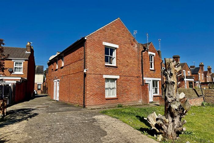 Flat To Rent In Granville Road, Colchester, CO1