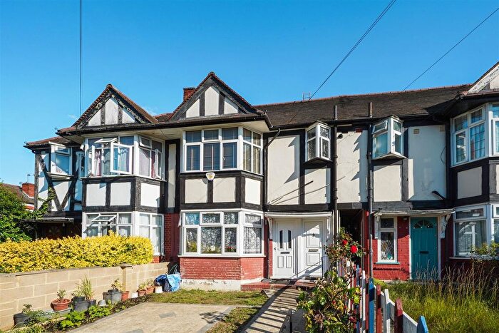 1 Bedroom Maisonette To Rent In Kenmere Gardens, Wembley, HA0
