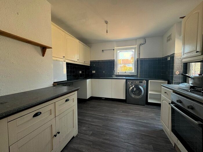 3 Bedroom End Of Terrace House To Rent In Marston Avenue, Dagenham, RM10