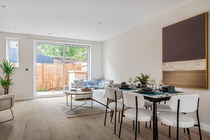 3 Bedroom Mews For Sale In Unit C The Warwick, Ealing, W5