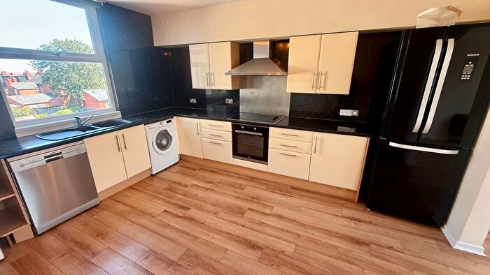 2 Bedroom Maisonette To Rent In Chestnut Road, Birmingham, B13