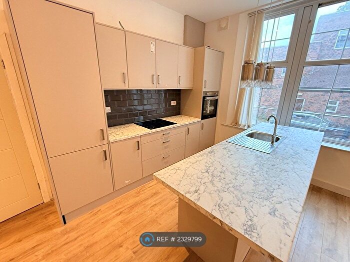 2 Bedroom Flat To Rent In Lydgate Lane, Sheffield, S10