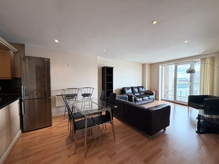 2 Bedroom Flat To Rent In Sovereign Point, The Quays, Salford Quays, M50
