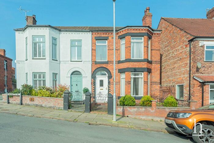 4 Bedroom Semi-Detached House For Sale In Bennetts Hill, Oxton, CH43