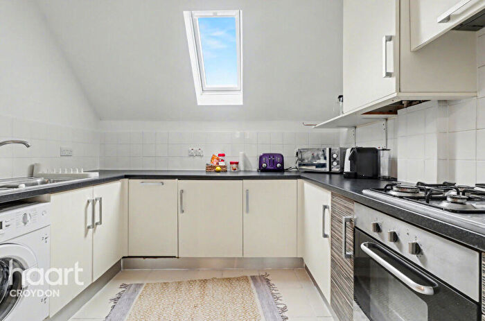 2 Bedroom Flat For Sale In Birdhurst Avenue, South Croydon, CR2