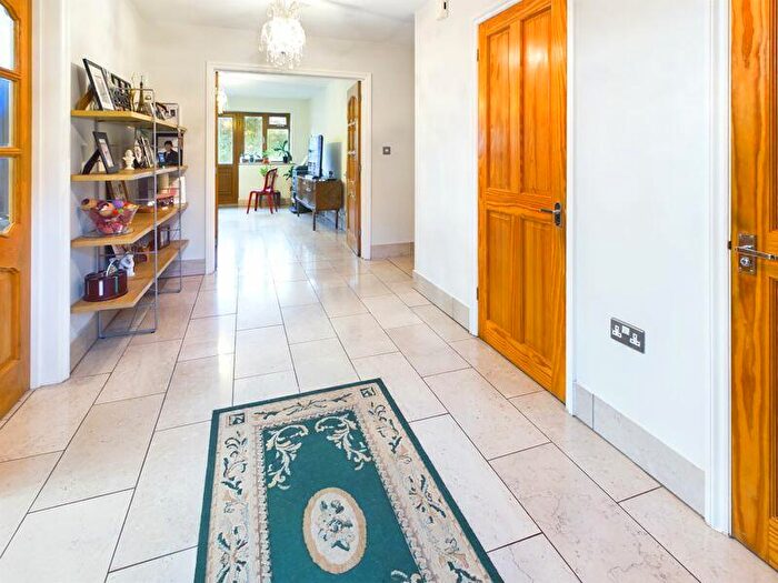 4 Bedroom Detached House For Sale In Tandridge Hill Lane, Godstone, RH9