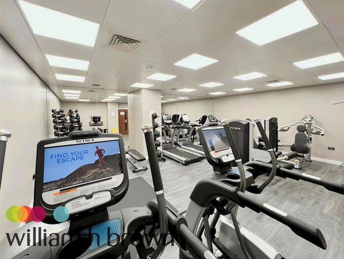 2 Bedroom Flat To Rent In Victoria Avenue, Southend-On-Sea, SS2