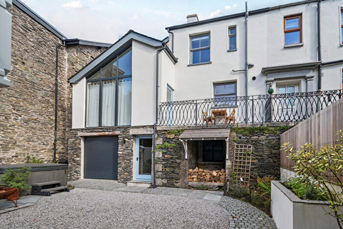 3 Bedroom Semi-Detached House For Sale In Brow Edge Road, LA12
