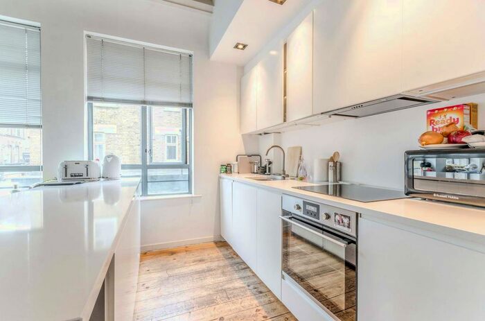 2 Bedroom Flat To Rent In Whitecross Street, Clerkenwell, London, EC1Y