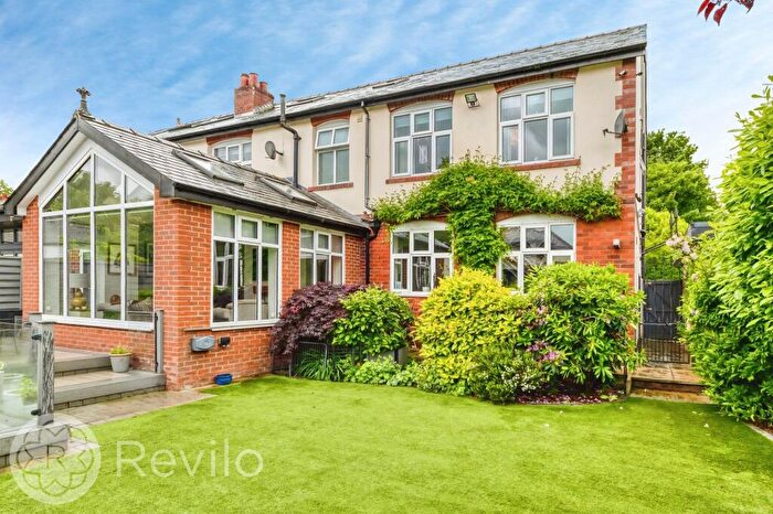 7 Bedroom Semi Detached House For Sale In Woodgate Avenue, Rochdale, OL11