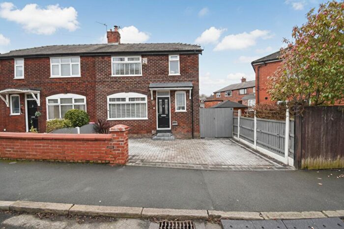 3 Bedroom Semi Detached House For Sale In Overlinks Drive, Salford, M6