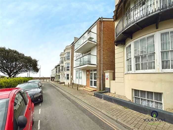 2 Bedroom Flat For Sale In The Steyne, Bognor Regis, West Sussex, PO21