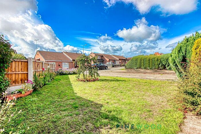 2 Bedroom Detached Bungalow For Sale In Church Close, North Wingfield, S42