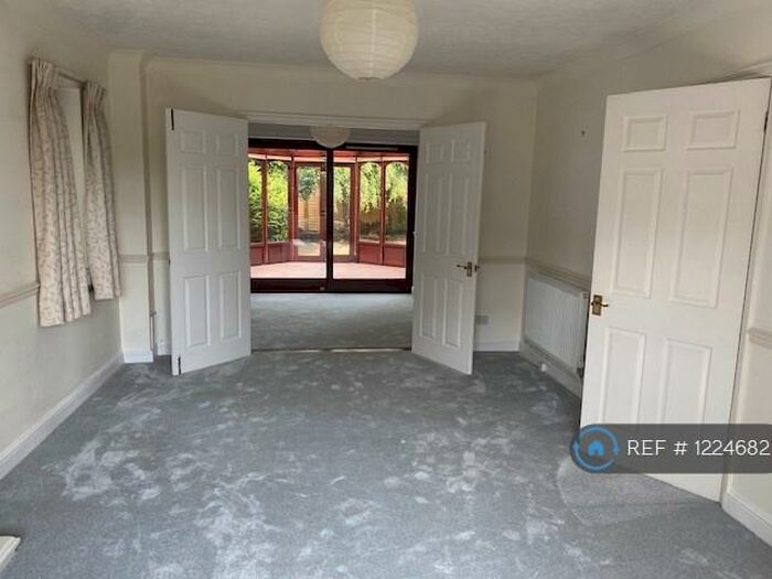 4 Bedroom Detached House To Rent In Meadowcroft Close, Otterbourne, Winchester, SO21