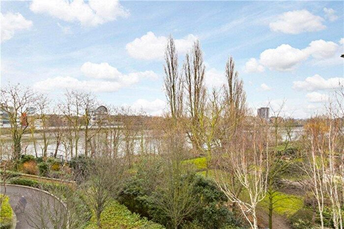 2 Bedroom Flat To Rent In Brasenose Drive, Barnes, SW13