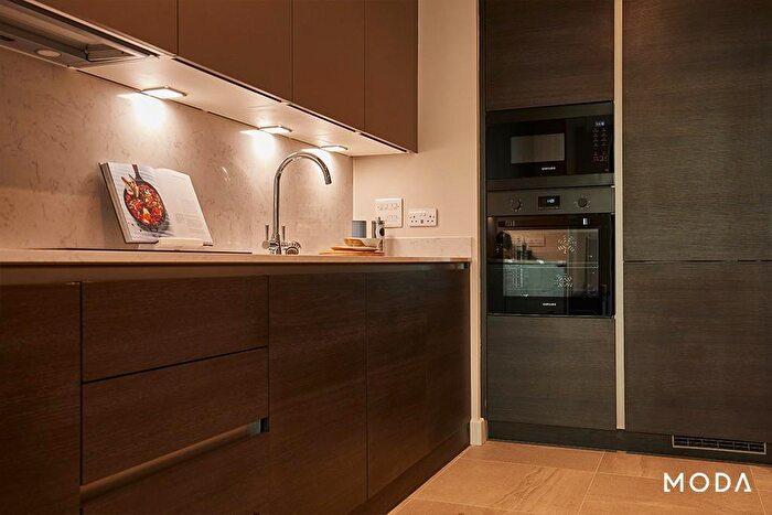 2 Bedroom Apartment To Rent In Angel Gardens, Manchester, Greater Manchester, M4