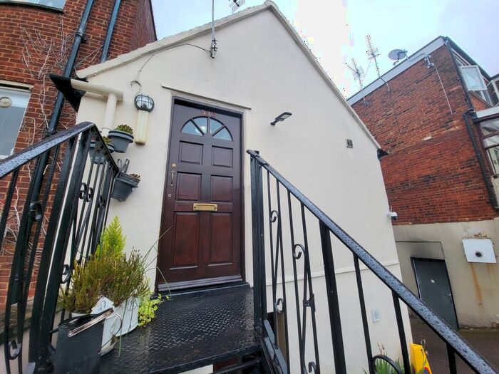 1 Bedroom Flat To Rent In Bancroft, Hitchin, SG5