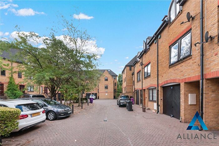 3 Bedroom Detached House To Rent In Fowey Close, London, E1W