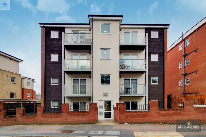 2 Bedroom Flat To Rent In Whippendell Road, Watford, WD18