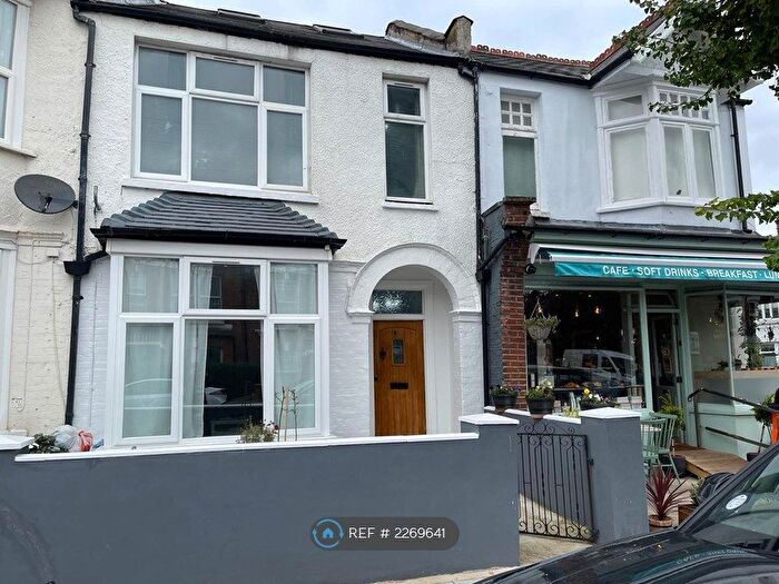 4 Bedroom Flat To Rent In Southfields, London, SW18