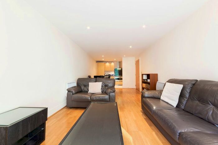 2 Bedroom Flat To Rent In Flagstaff House, St George Wharf, Vauxhall, London, SW8