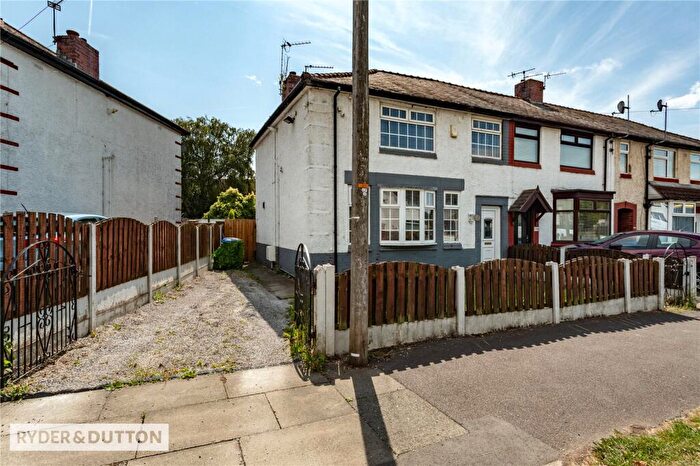 3 Bedroom End Of Terrace House For Sale In Mainway East, Middleton, Alkrington, Manchester, M24