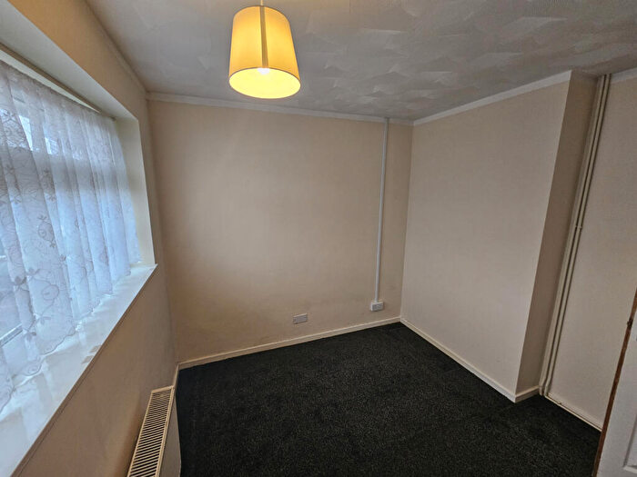 2 Bedroom Bungalow To Rent In Ripley Road, LU4
