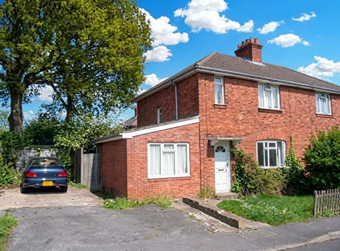5 Bedroom Semi-Detached House To Rent In Woodcote Road, Southampton, SO17