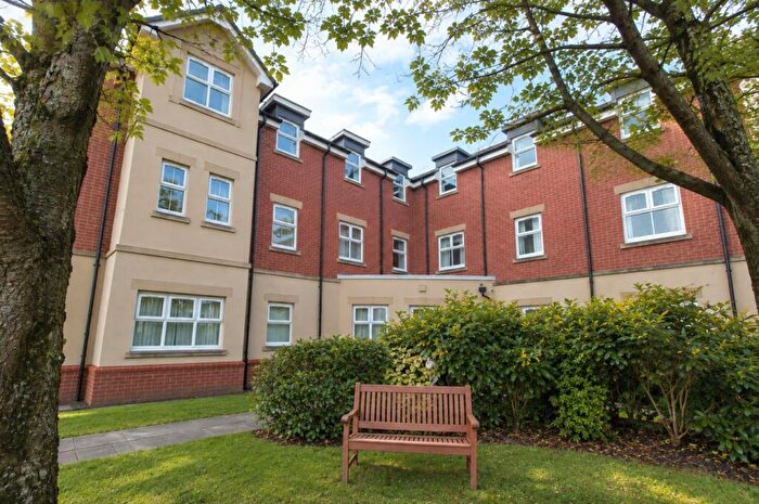 2 Bedroom Apartment To Rent In New Belvedere Close, Stretford, Manchester, M32