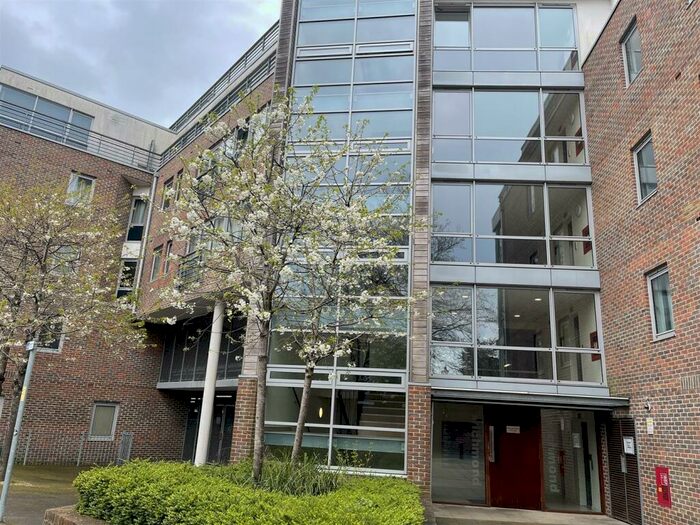 2 Bedroom Apartment To Rent In Bonfire Corner, Portsmouth, PO1