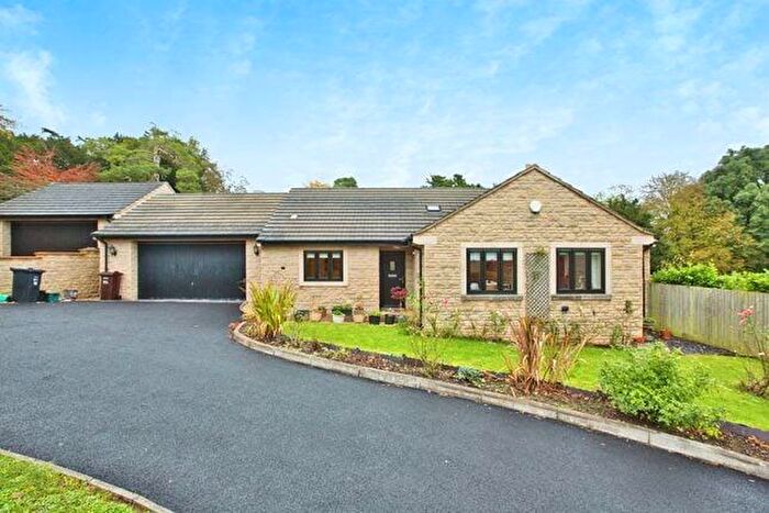 4 Bedroom Bungalow For Sale In Ash Close, Wells, BA5