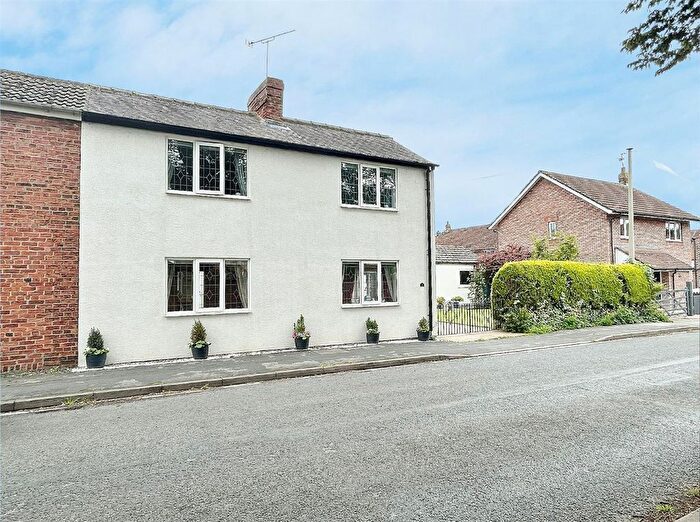 3 Bedroom Cottage For Sale In Breighton Road, Bubwith, Selby, YO8