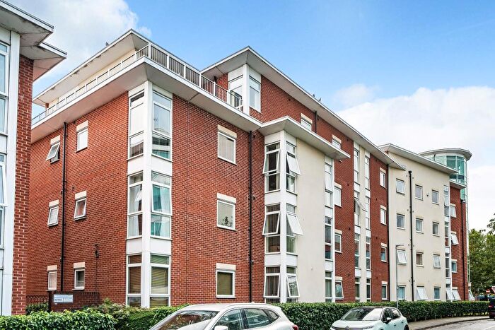 2 Bedroom Flat To Rent In Kerr Place, Aylesbury, HP21