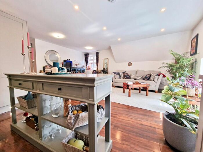 2 Bedroom Apartment To Rent In The Borough, Farnham, GU9