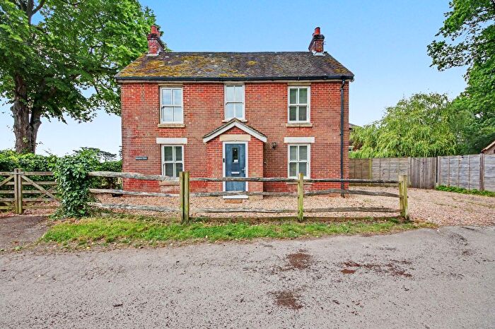 4 Bedroom Detached House For Sale In Broad Lane, Swanmore, SO32