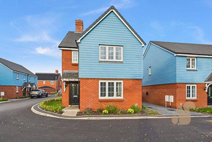 3 Bedroom Detached House For Sale In Hatley Close, Colchester, CO2