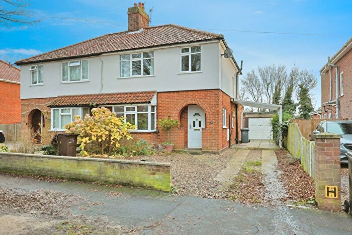 3 Bedroom Semi Detached House For Sale In Clabon Road, Norwich, NR3